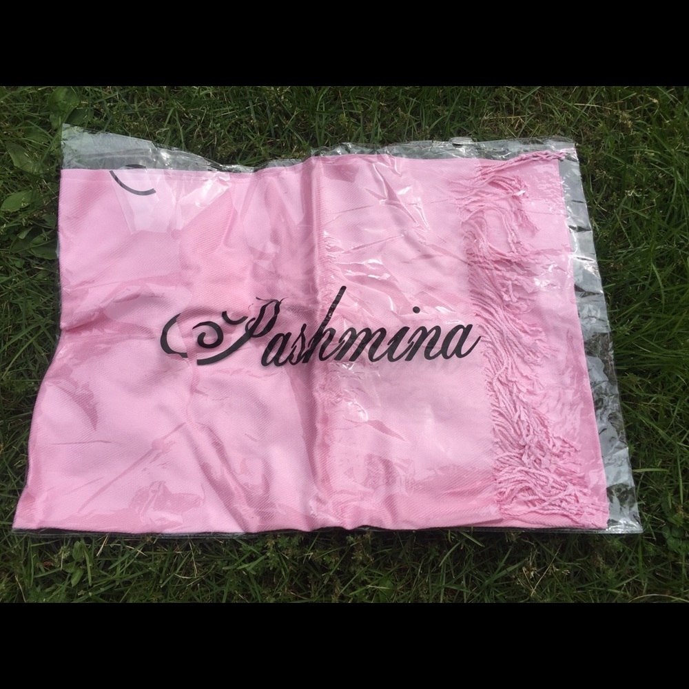 NWT Light Pink Pashmina